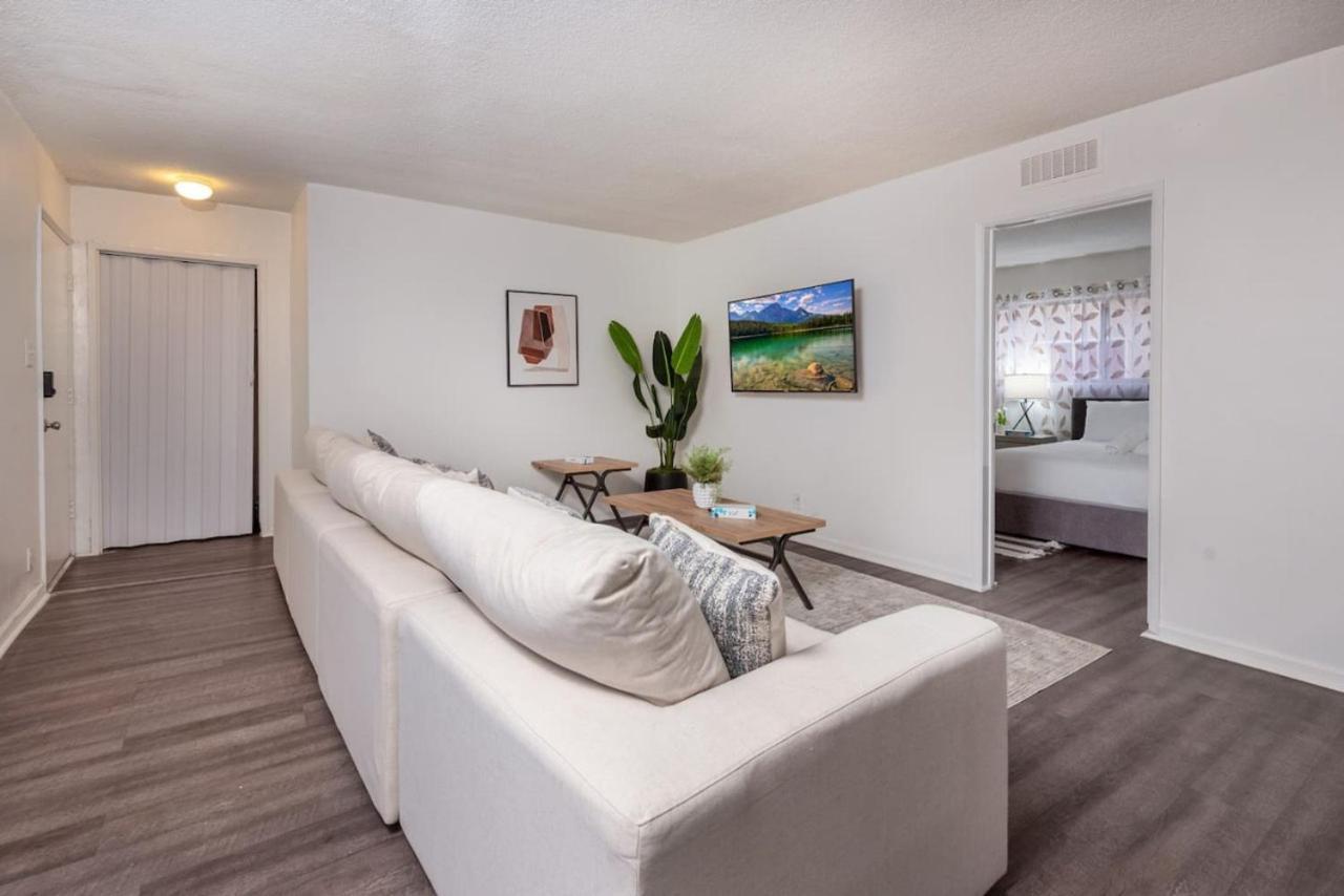 Spacious 3br & 2ba With Wifi, Tv & Kitchen 5 Mins To Lacma & Academy Museum Of Motion Pictures Los Angeles