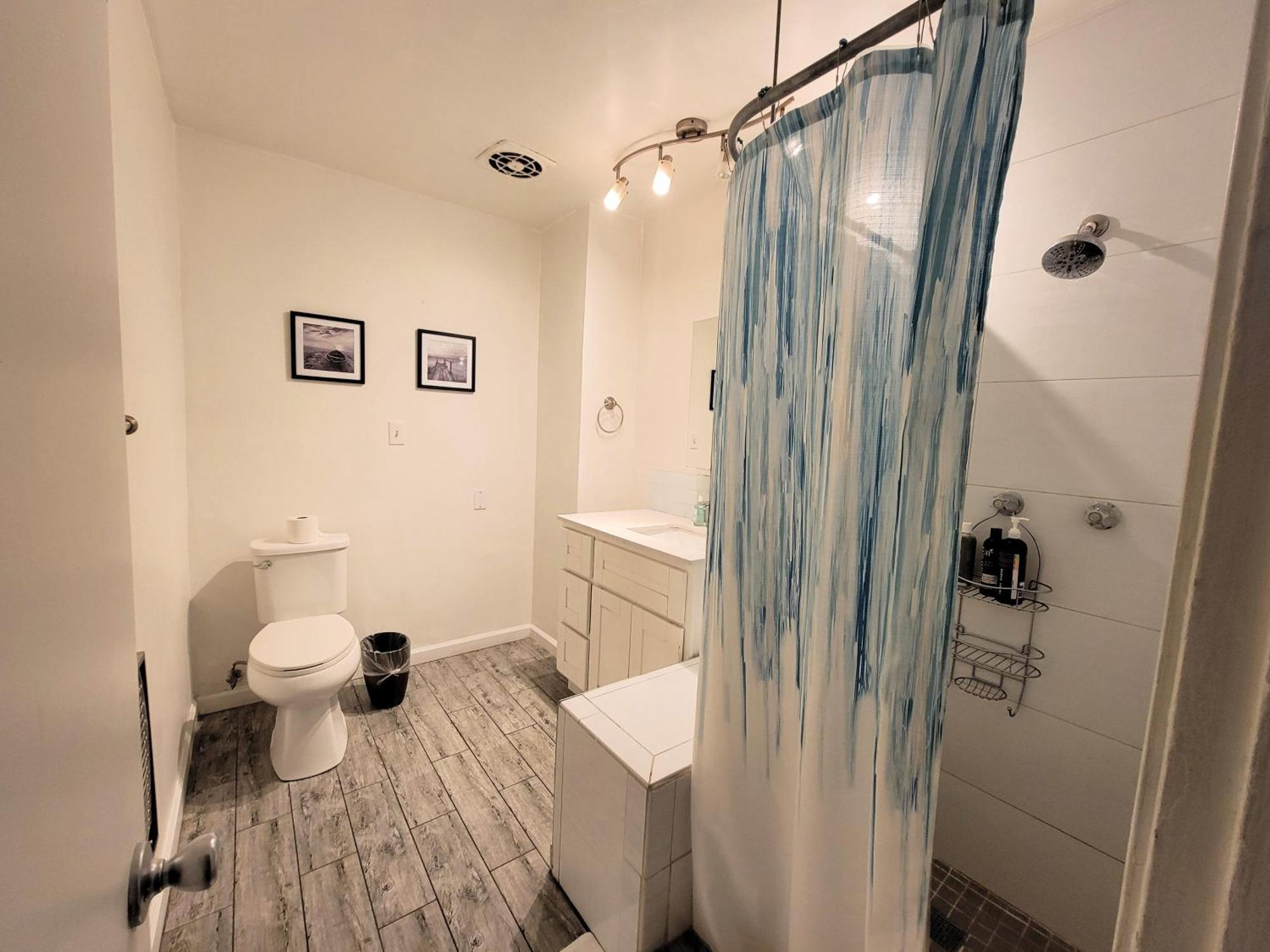 Spacious 3br & 2ba With Wifi, Tv & Kitchen 5 Mins To Lacma & Academy Museum Of Motion Pictures * Los Angeles