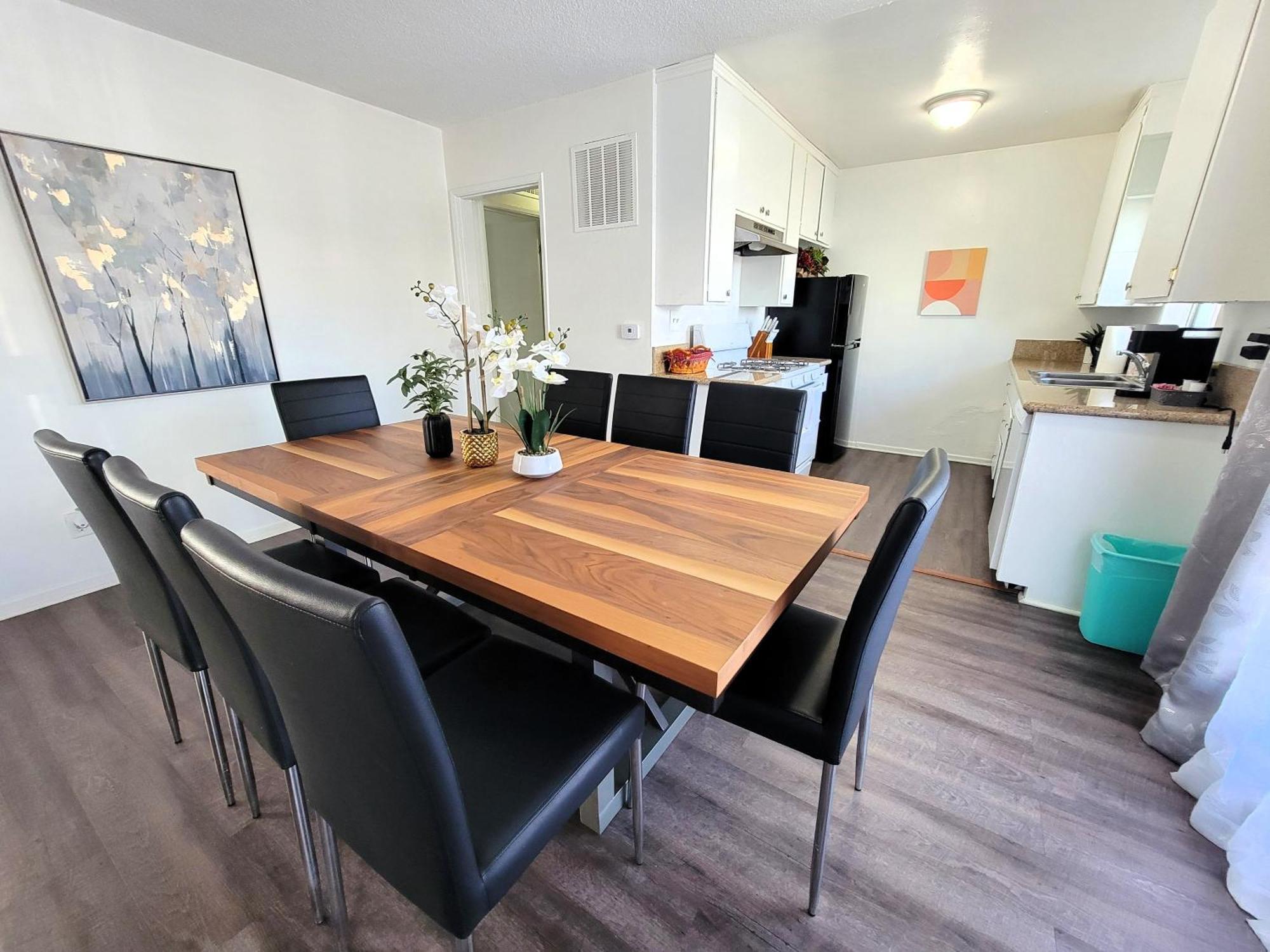 Apartment Spacious 3br & 2ba With Wifi, Tv & Kitchen 5 Mins To Lacma & Academy Museum Of Motion Pictures *